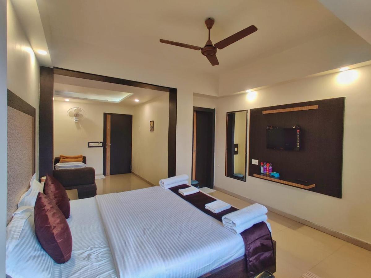 Hotel Ashwin Igatpuri, Pure Veg & Jain Food Buitenkant foto