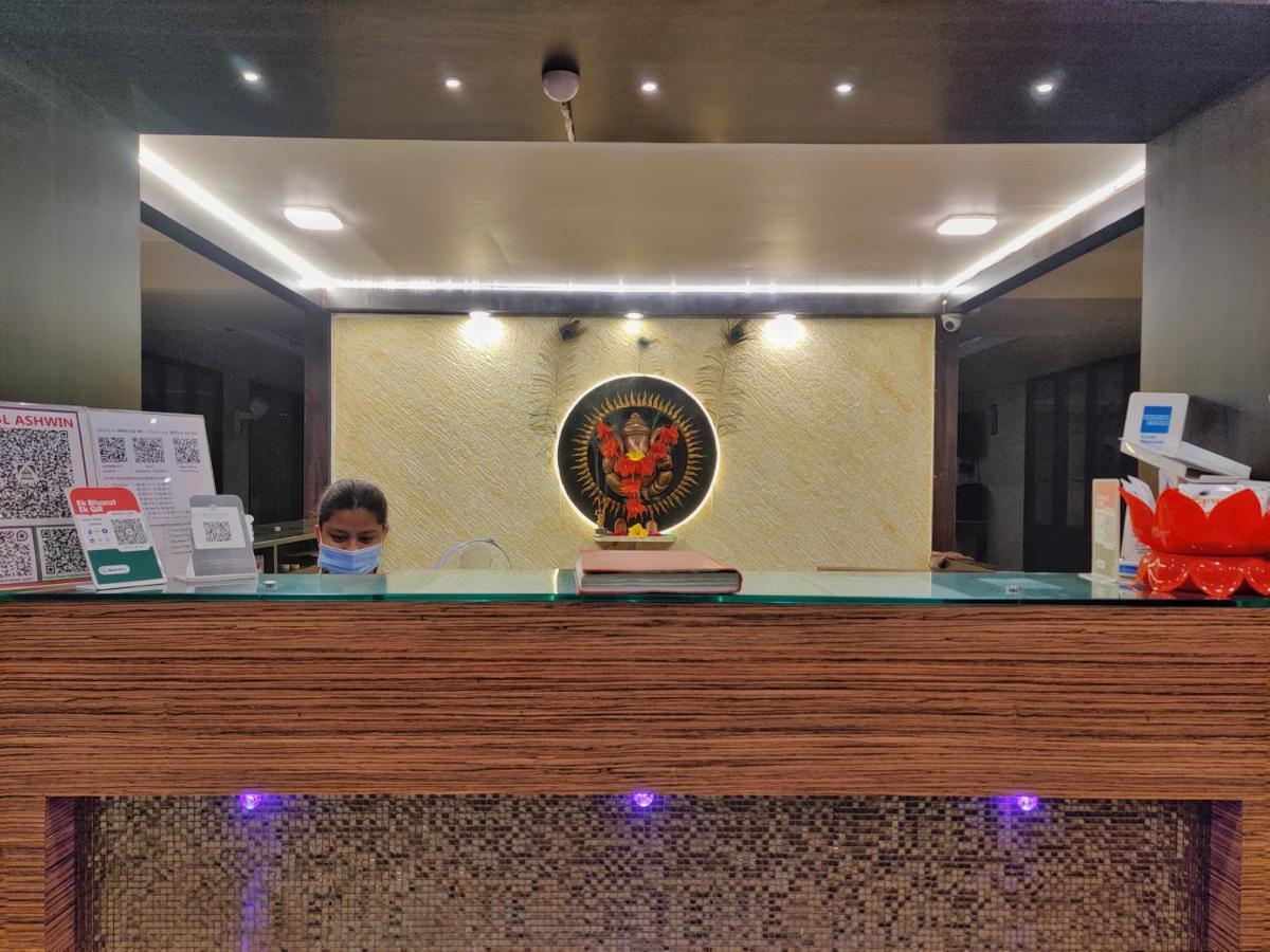 Hotel Ashwin Igatpuri, Pure Veg & Jain Food Buitenkant foto
