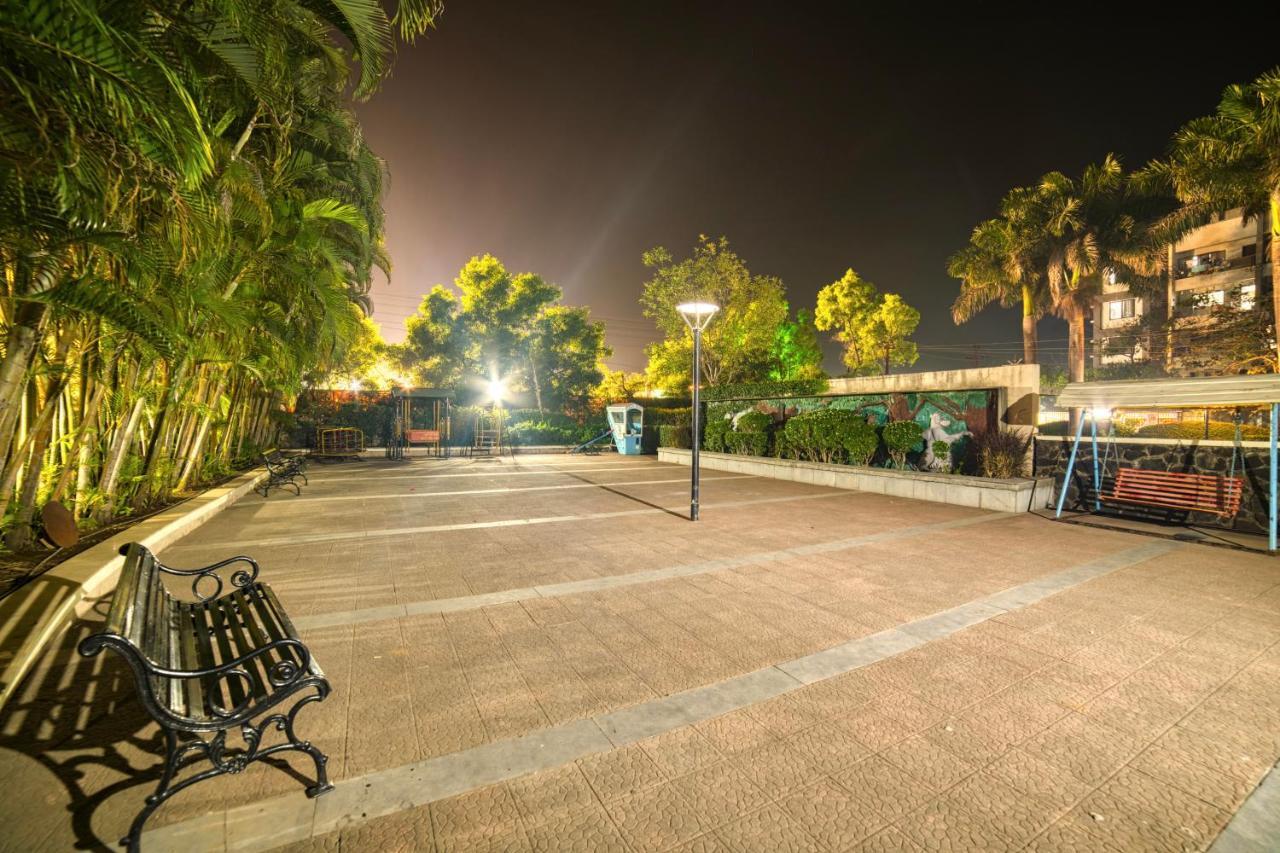 Hotel Ashwin Igatpuri, Pure Veg & Jain Food Buitenkant foto