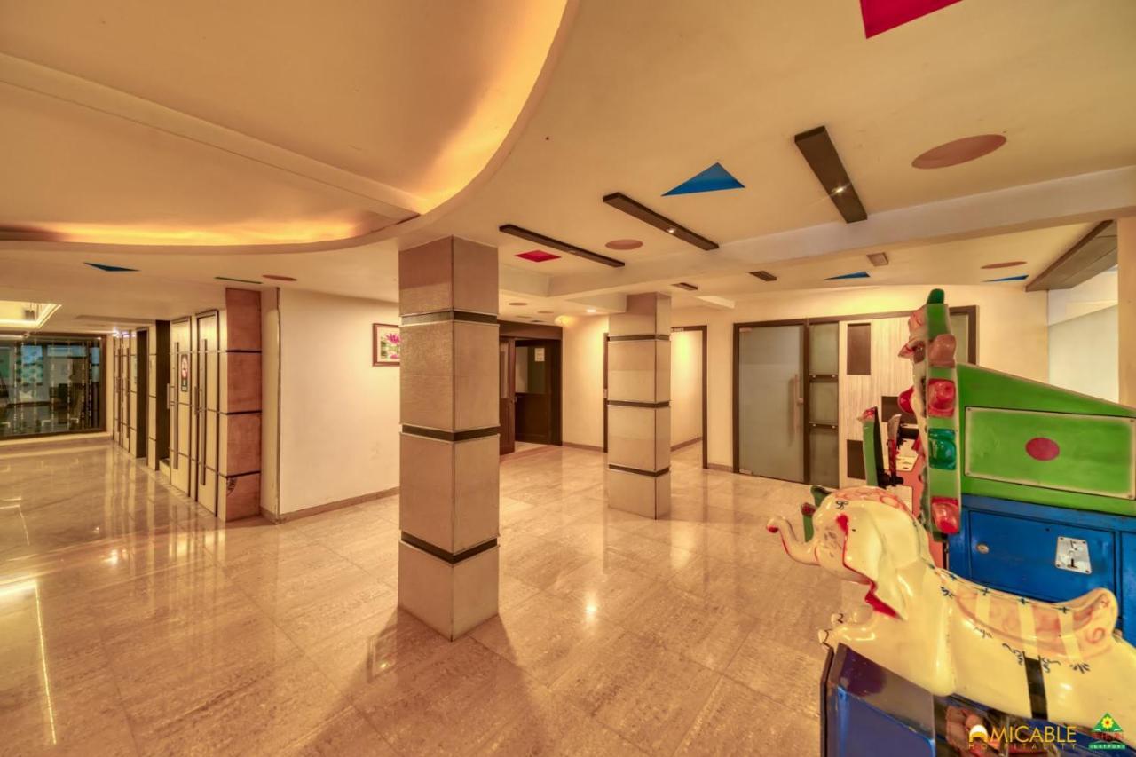 Hotel Ashwin Igatpuri, Pure Veg & Jain Food Buitenkant foto