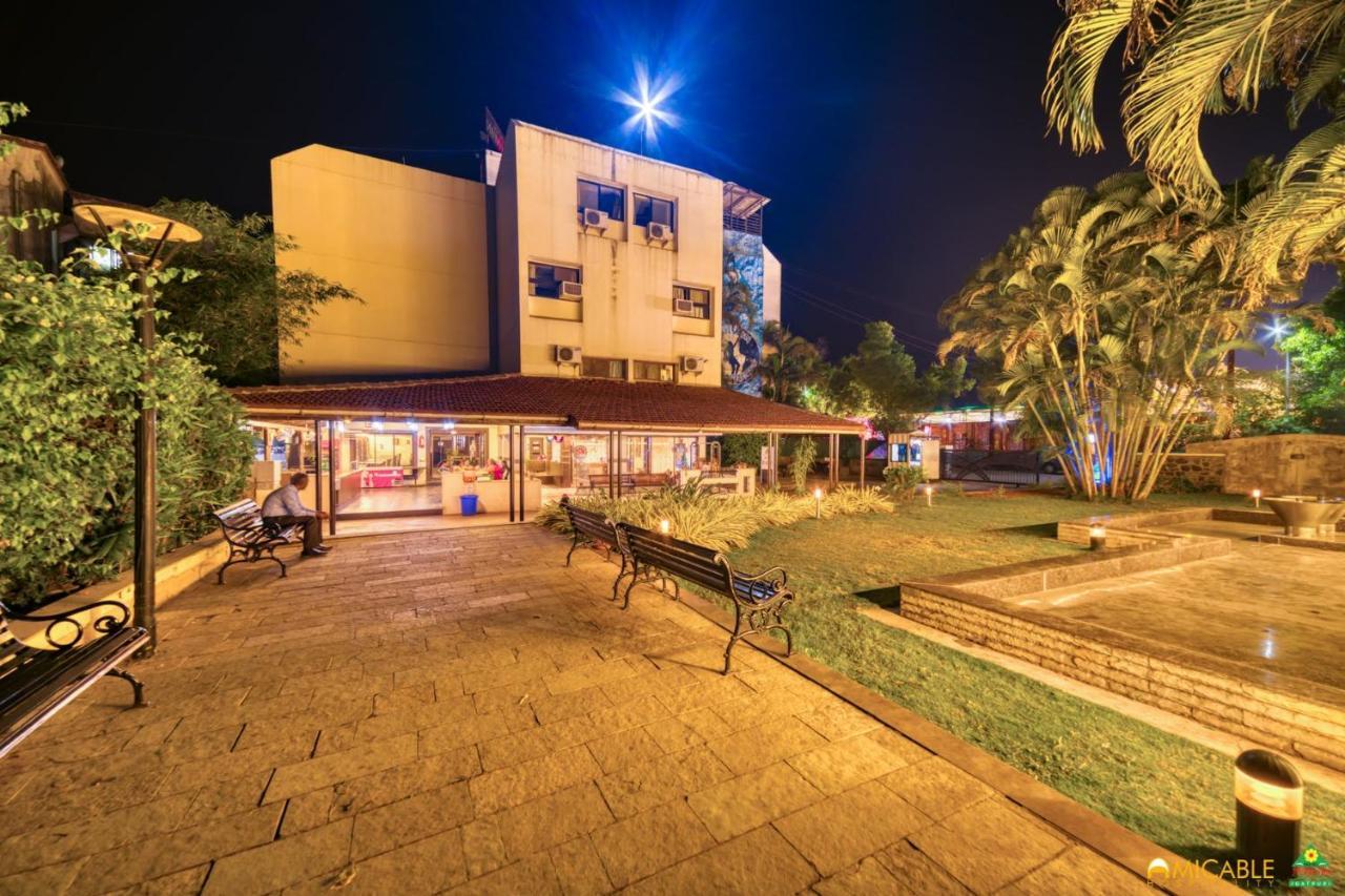 Hotel Ashwin Igatpuri, Pure Veg & Jain Food Buitenkant foto