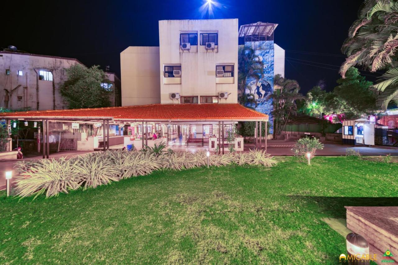 Hotel Ashwin Igatpuri, Pure Veg & Jain Food Buitenkant foto