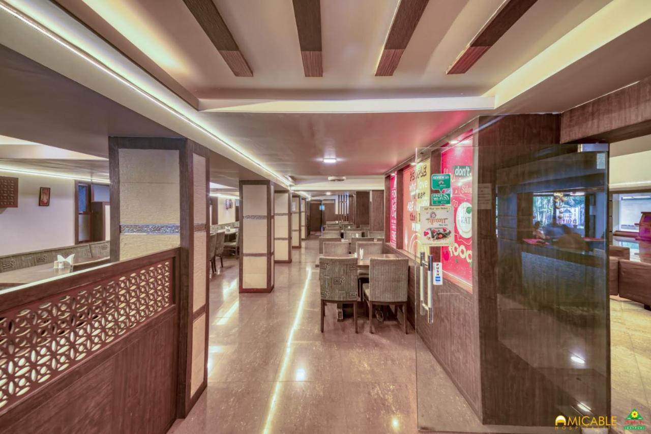 Hotel Ashwin Igatpuri, Pure Veg & Jain Food Buitenkant foto